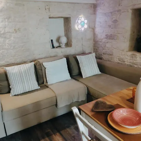 Casa De Amicis 24 *