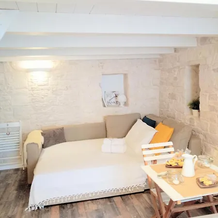 Casa De Amicis 24 Sammichele Di Bari