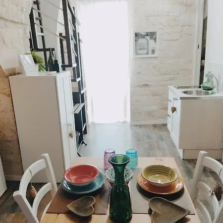 Casa De Amicis 24 شقة Sammichele Di Bari